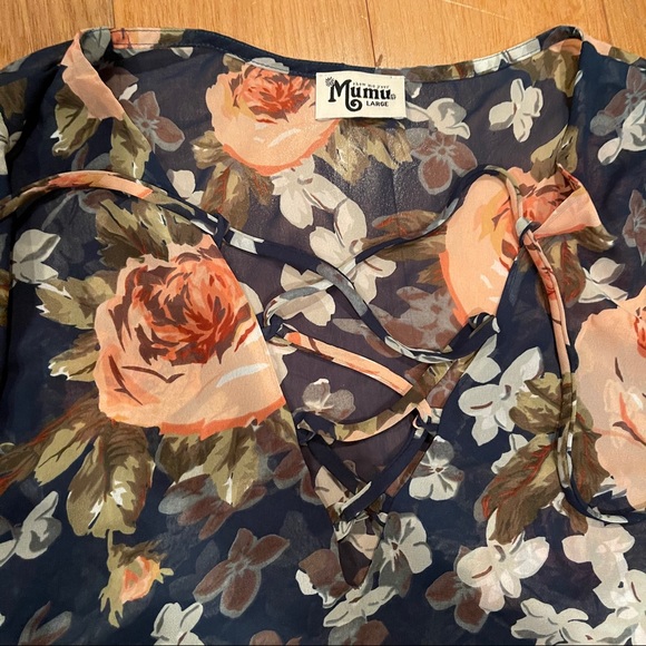 Show Me Your Mumu Silky Floral Top Size Large - Picture 3 of 4